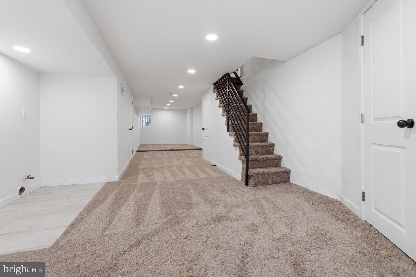 1724 N Edgewood St Property Photo 14