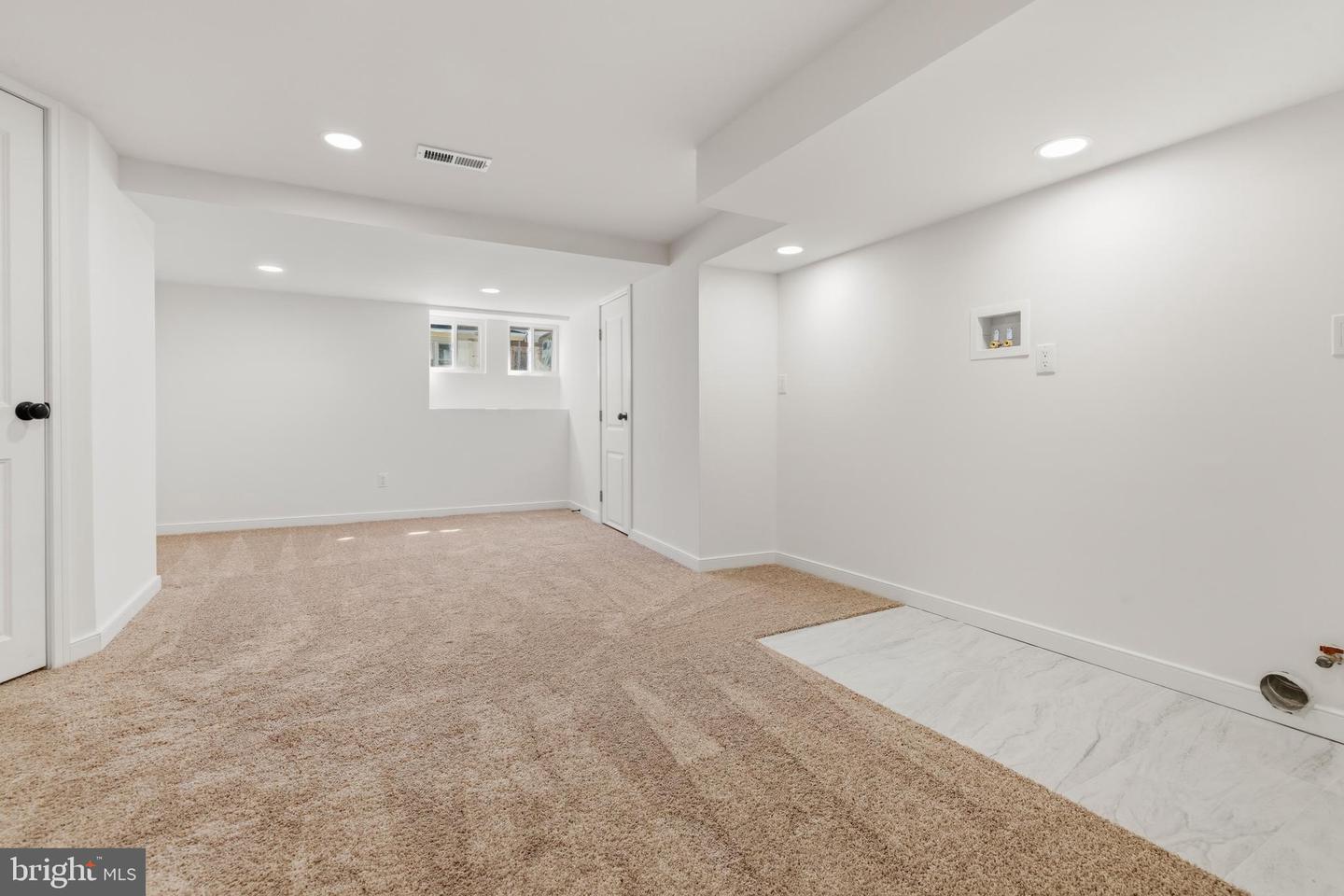 1724 N Edgewood St Property Photo 16