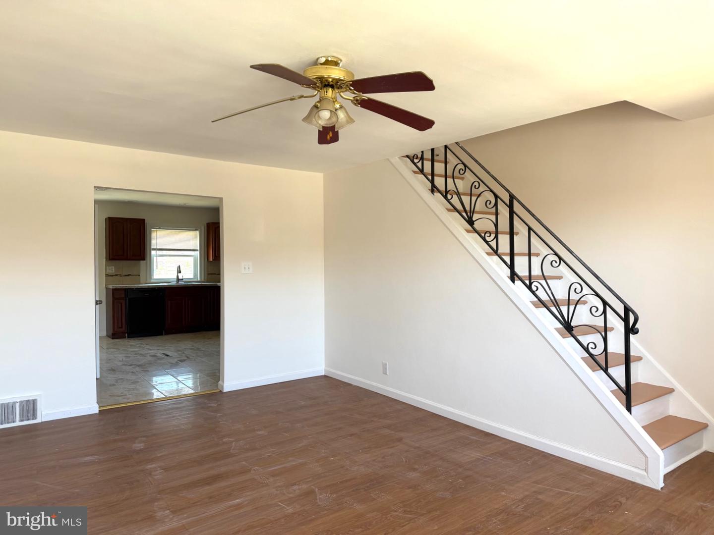 3115 Gilham St Property Photo 3