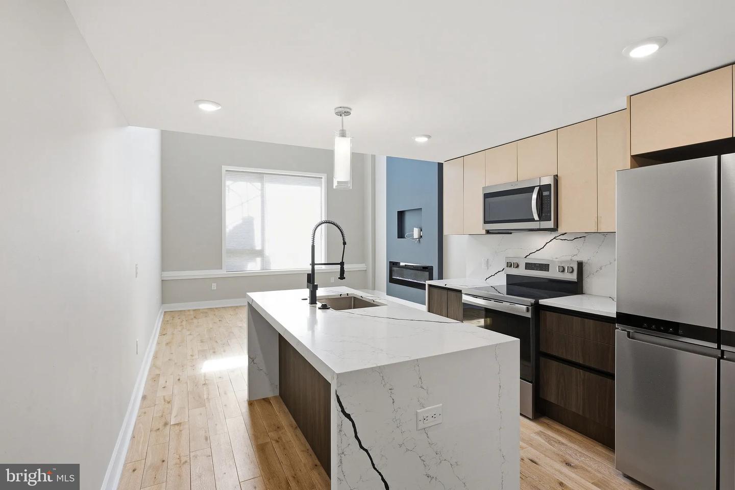 1000 W Girard Ave #116 Property Photo 16