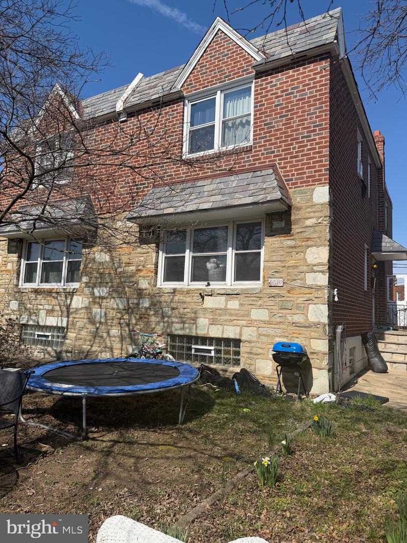 2019 FAUNCE ST Property Photo 1
