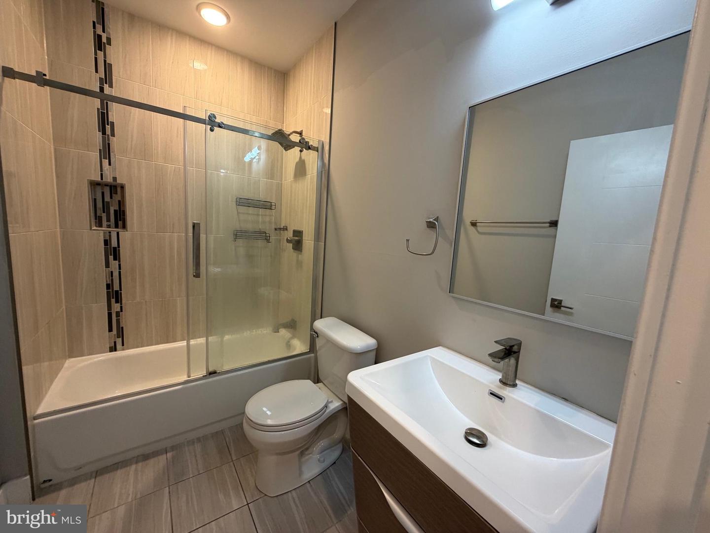 1636 Cambridge St Property Photo 12
