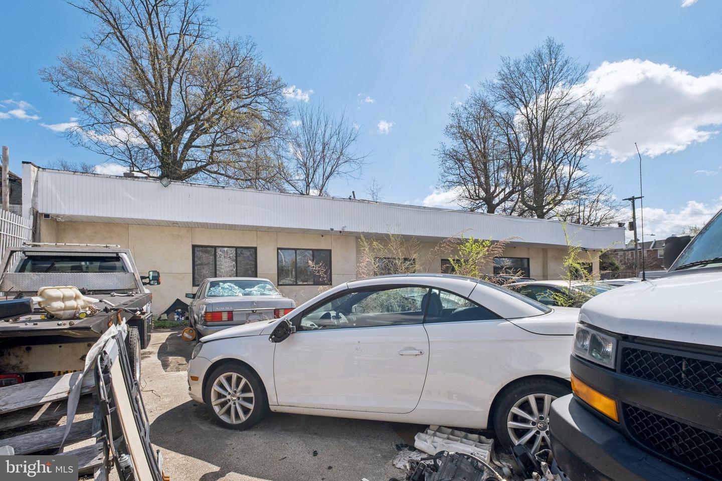 6301-11 N Broad St Property Photo 24