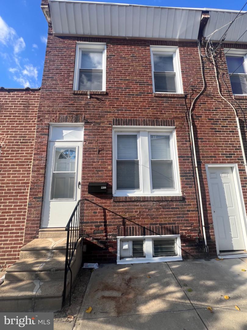 2208 GAUL ST Property Photo 1