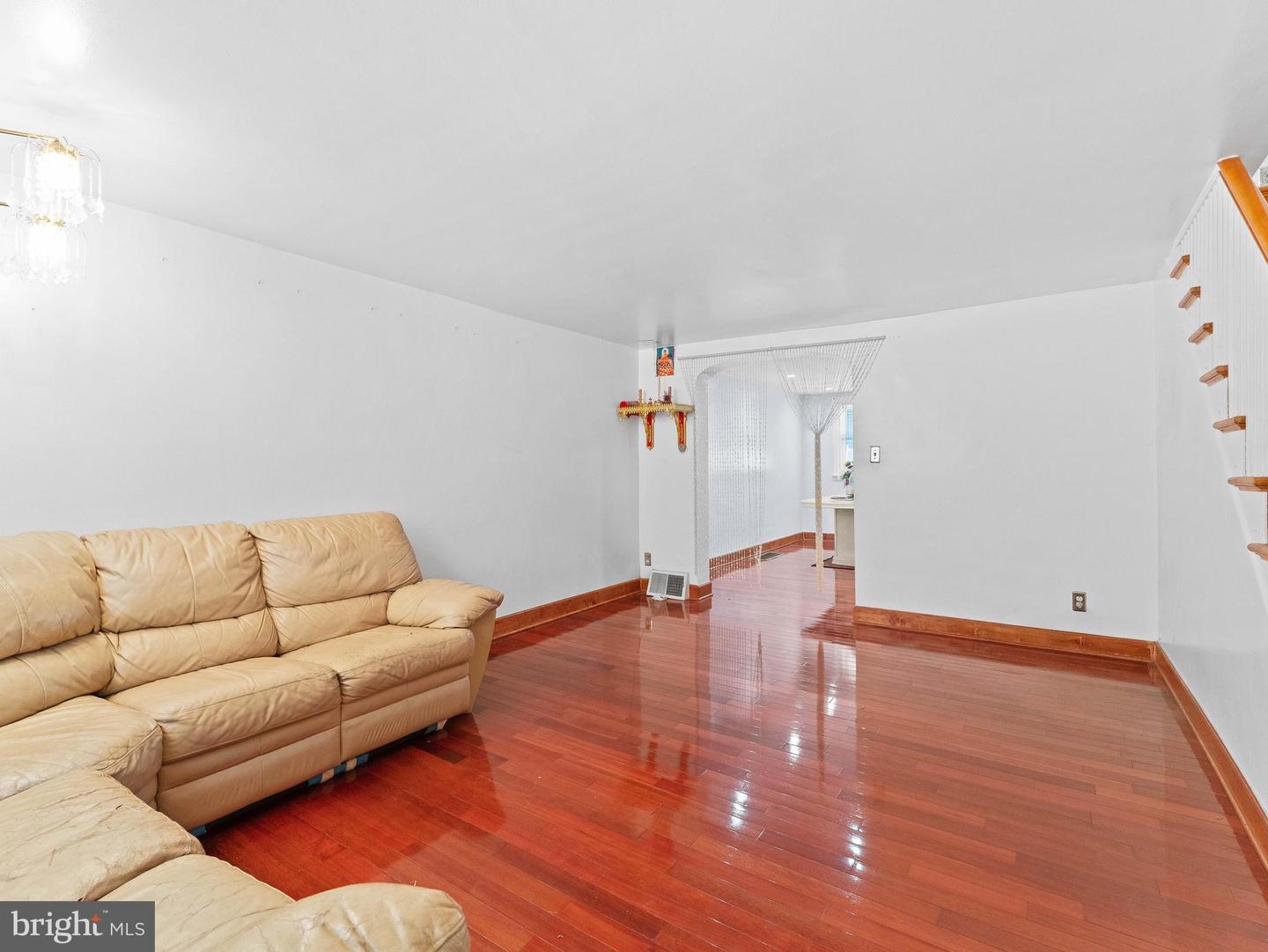 5924 Ella St Property Photo 4
