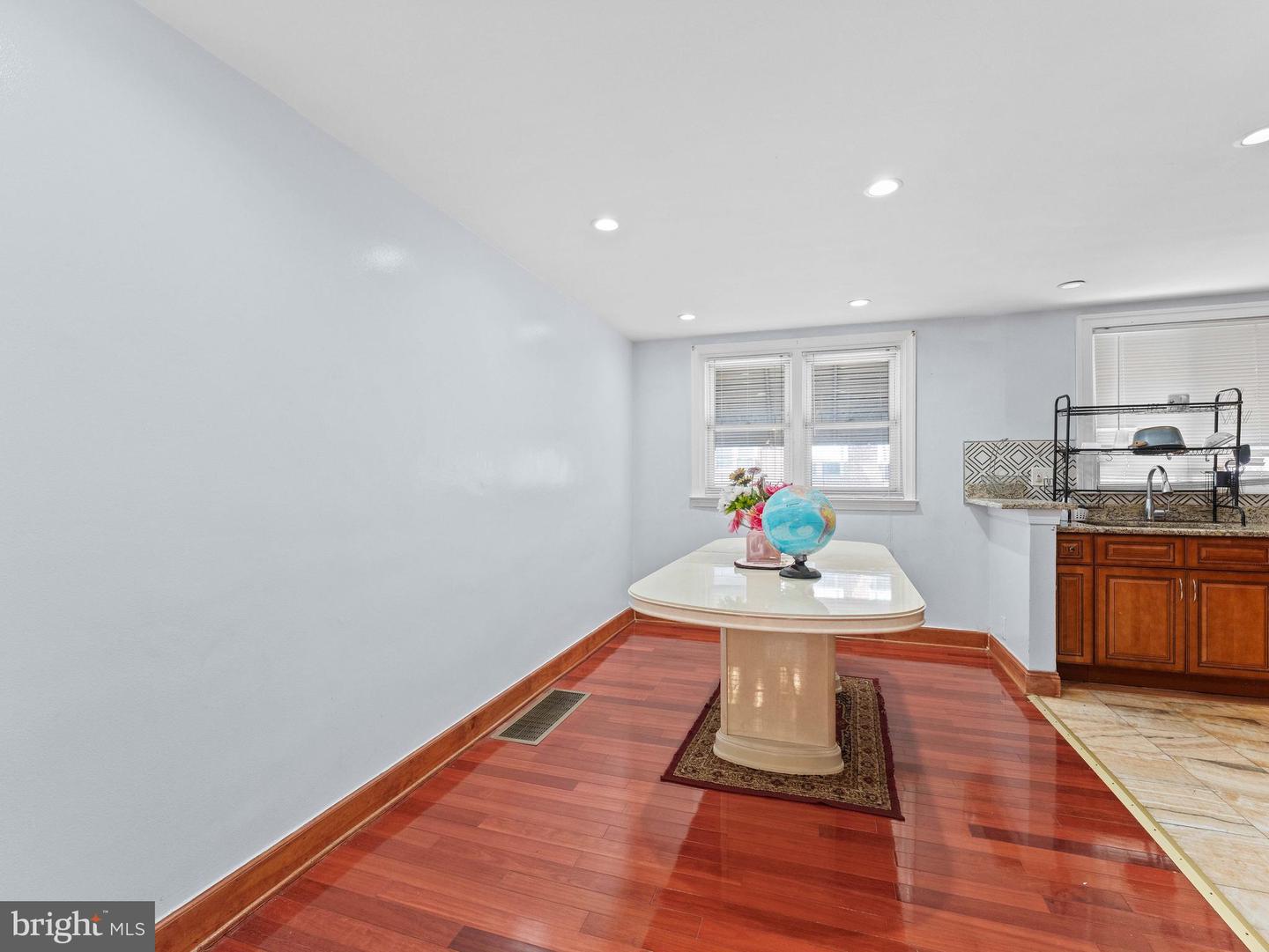 5924 Ella St Property Photo 6