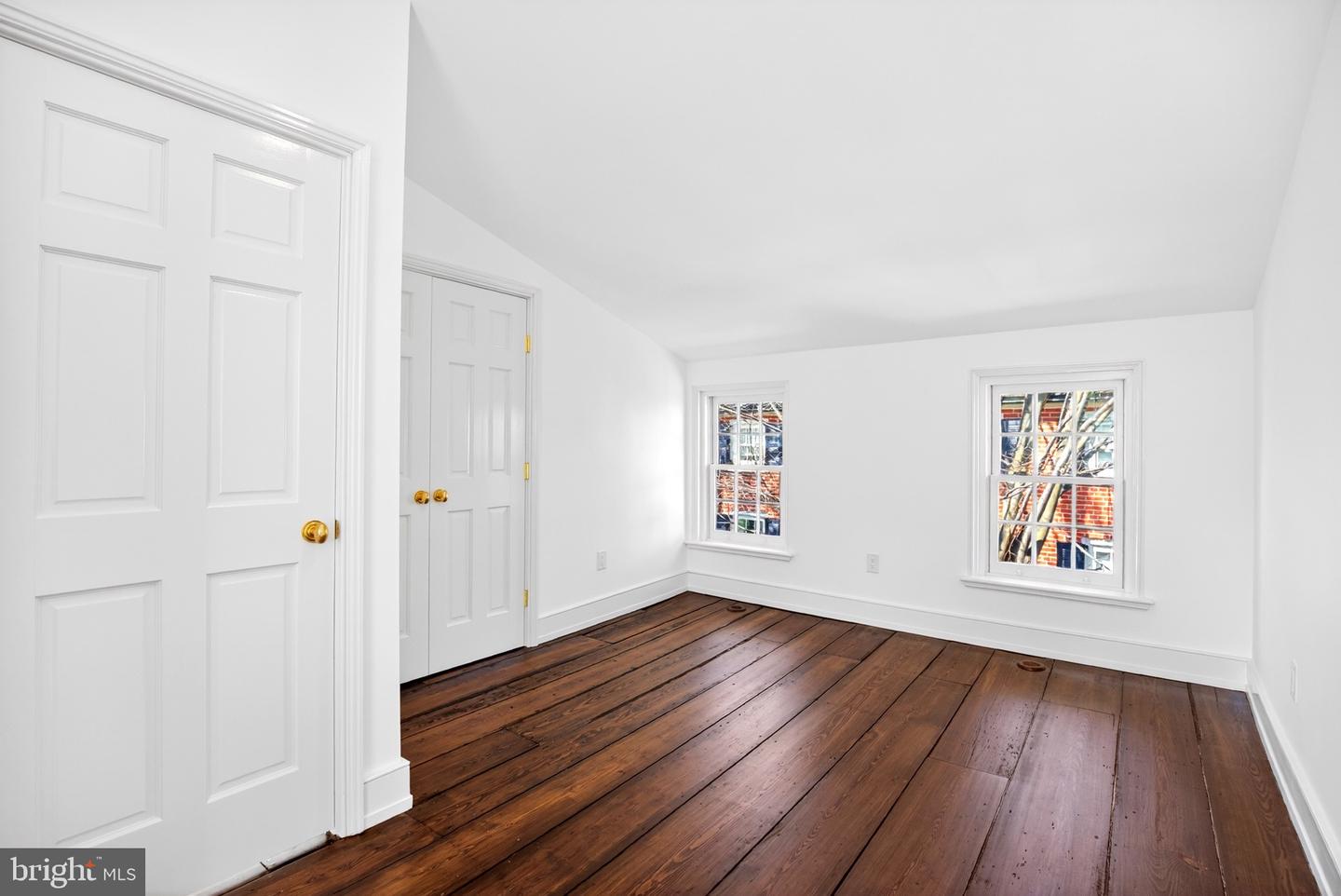 303 S American St Property Photo 24