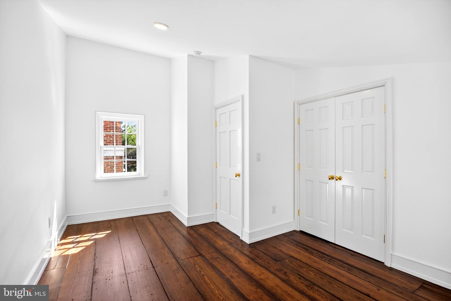 303 S American St Property Photo 25