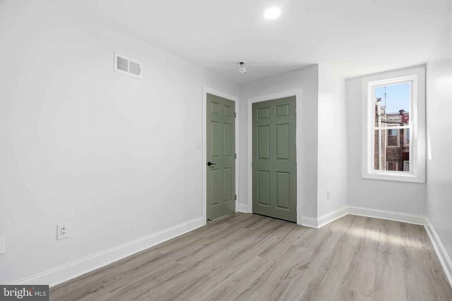 1406 S Allison St Property Photo 25