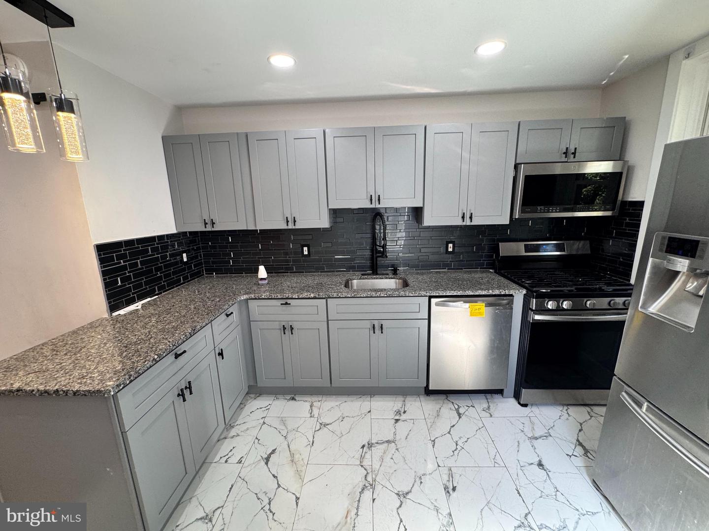 5511 Pemberton St Property Photo 6