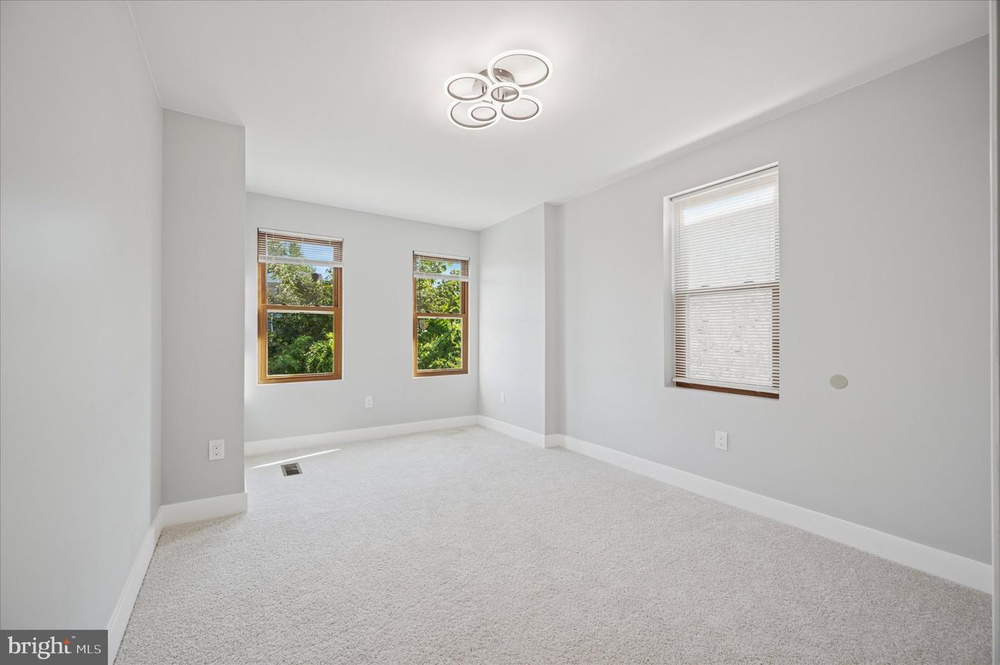 3026 Page St Property Photo 14