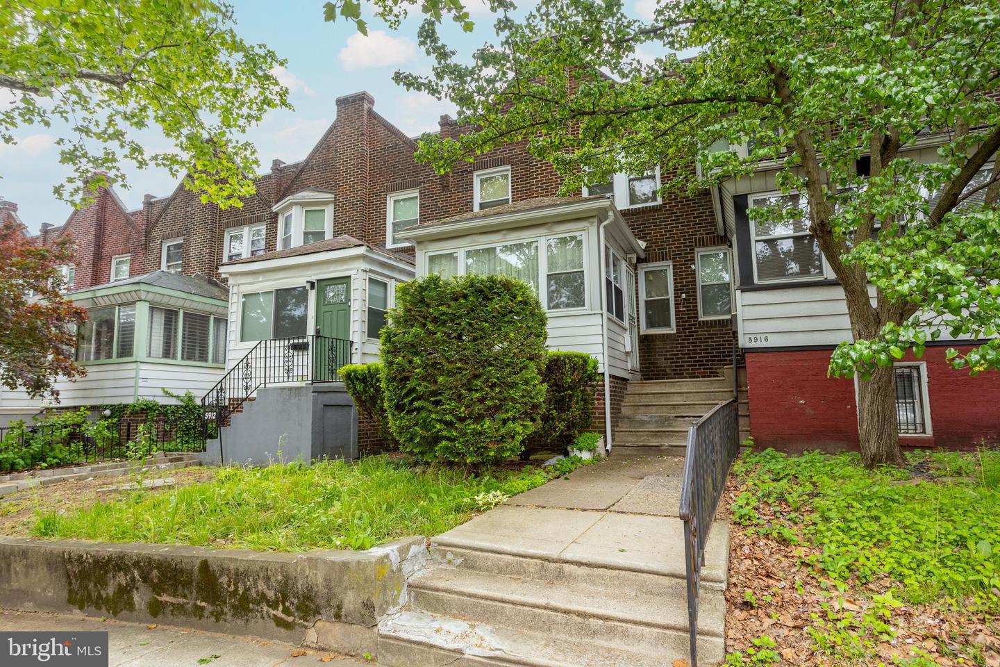 5914 W Oxford St Property Photo 1