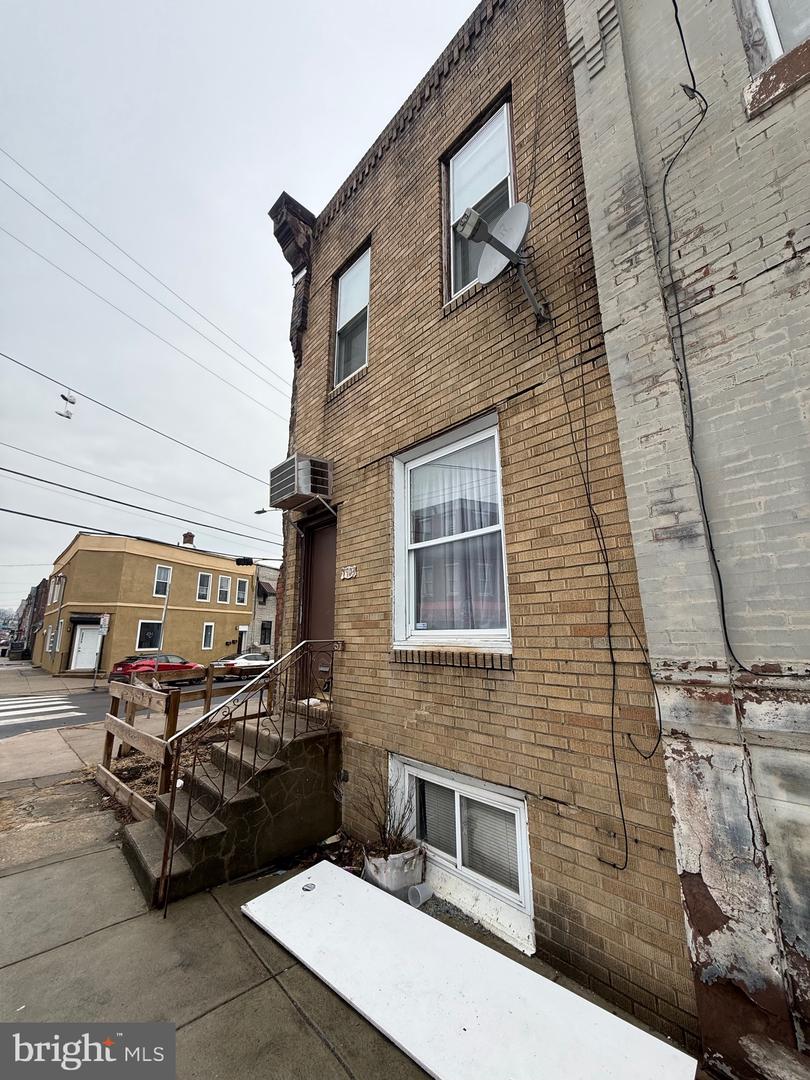 1903 POINT BREEZE AVE Property Photo 1