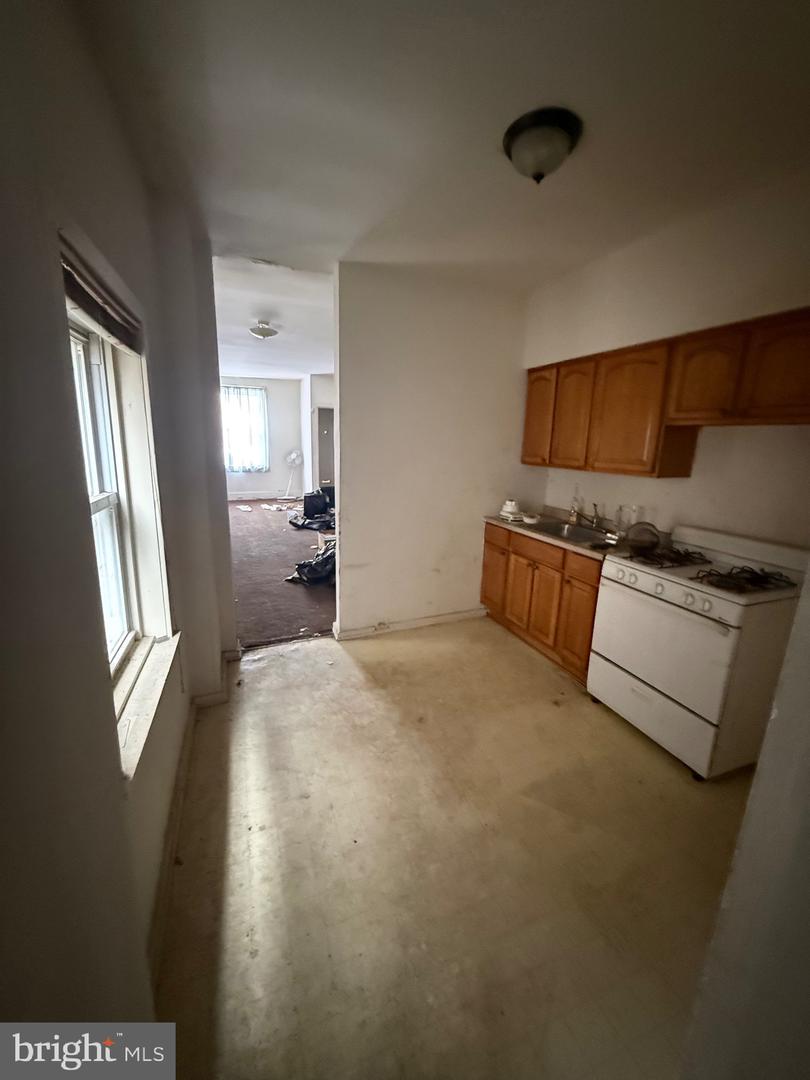 1903 Point Breeze Ave Property Photo 7