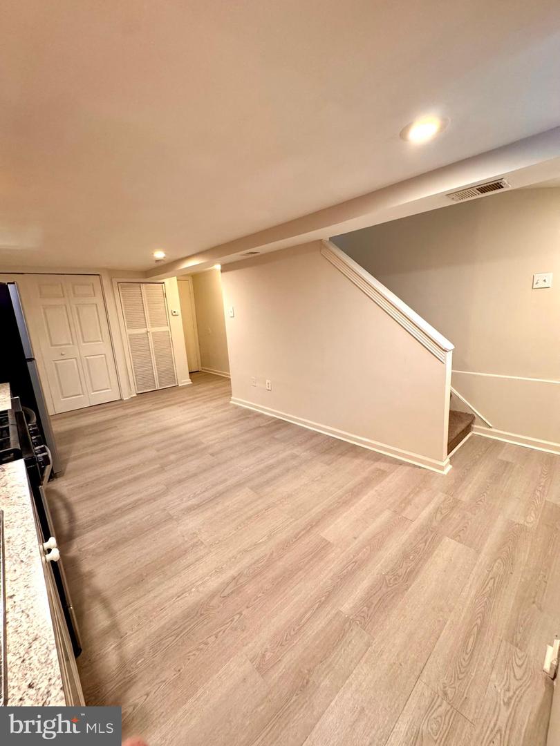 2340 Christian St Property Photo 25