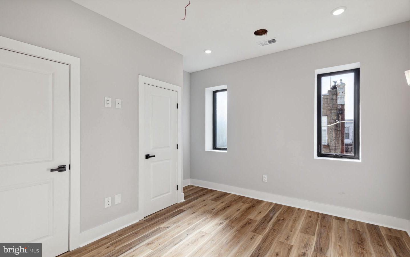 2103 E Orleans St Property Photo 16