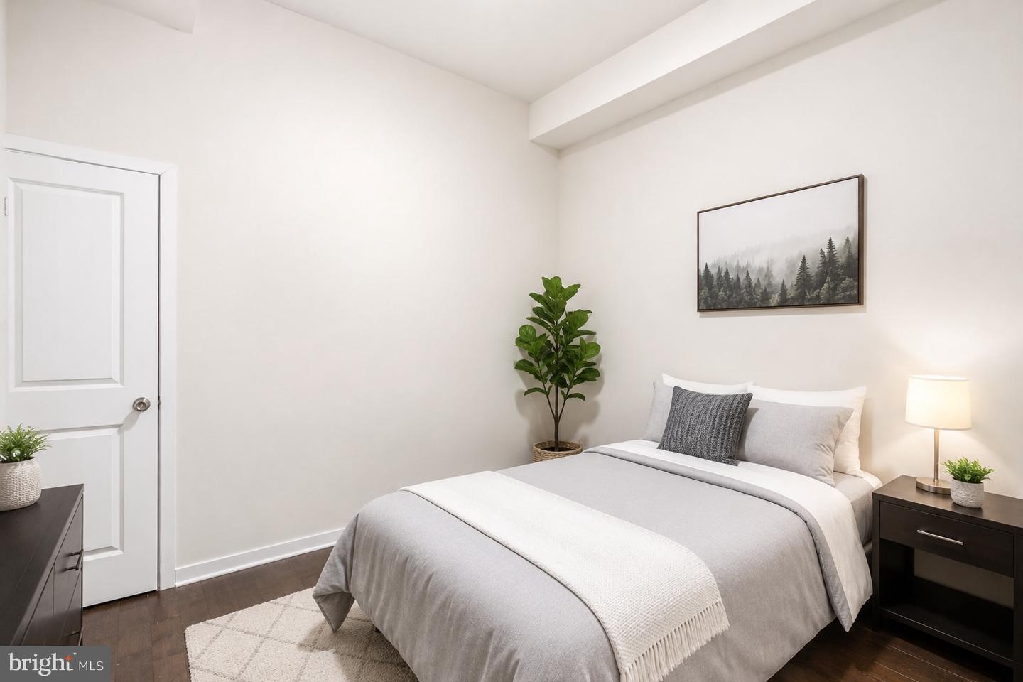 416-18 N Wiota St #unit 1 Property Photo 4