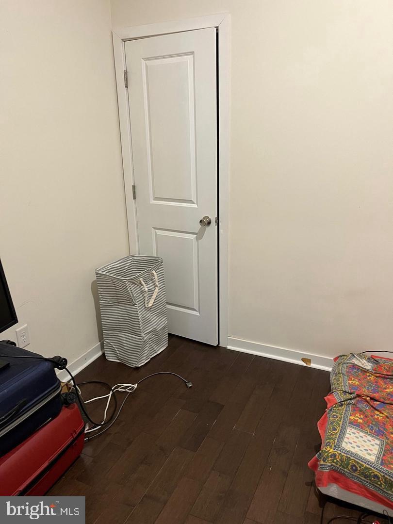 416-18 N Wiota St #unit 1 Property Photo 8