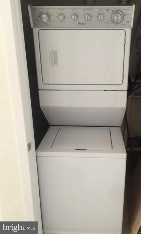 416-18 N Wiota St #unit 1 Property Photo 10