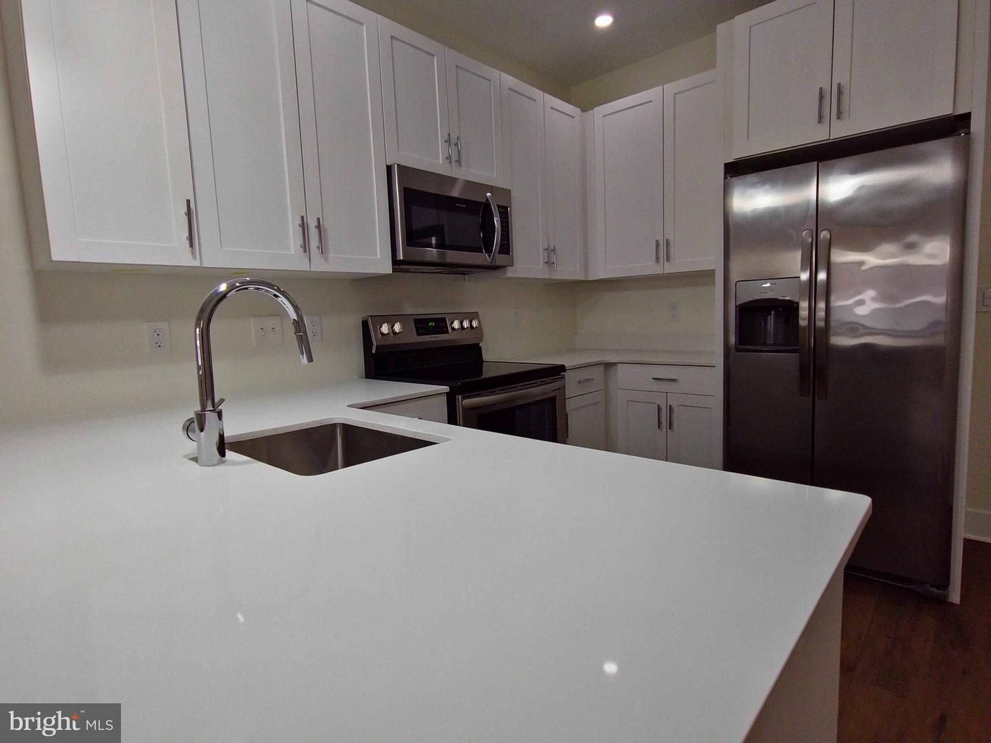 150 S Independence Mall W #315 Property Photo 3