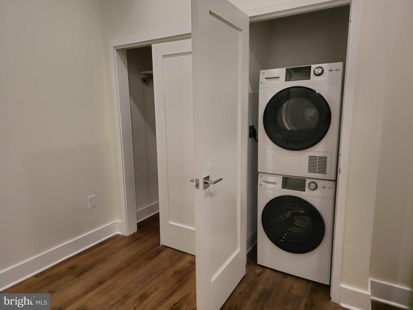 150 S Independence Mall W #315 Property Photo 8