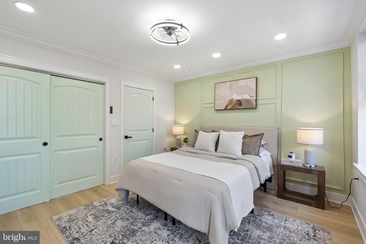 2076 E Monmouth St Property Photo 21