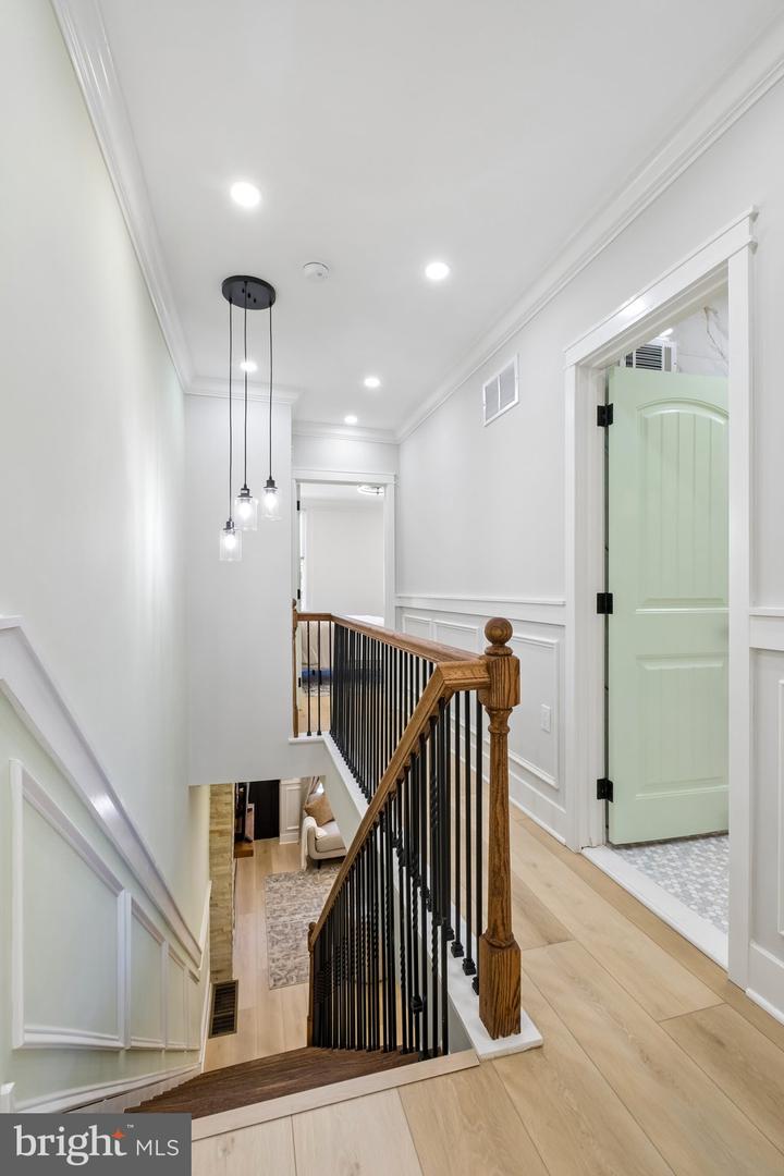 2076 E Monmouth St Property Photo 25