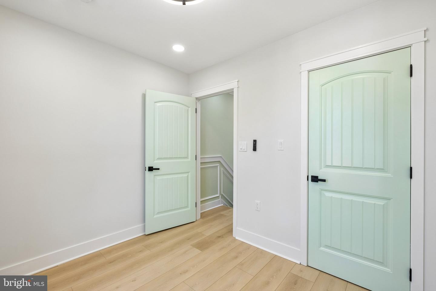 2076 E Monmouth St Property Photo 26