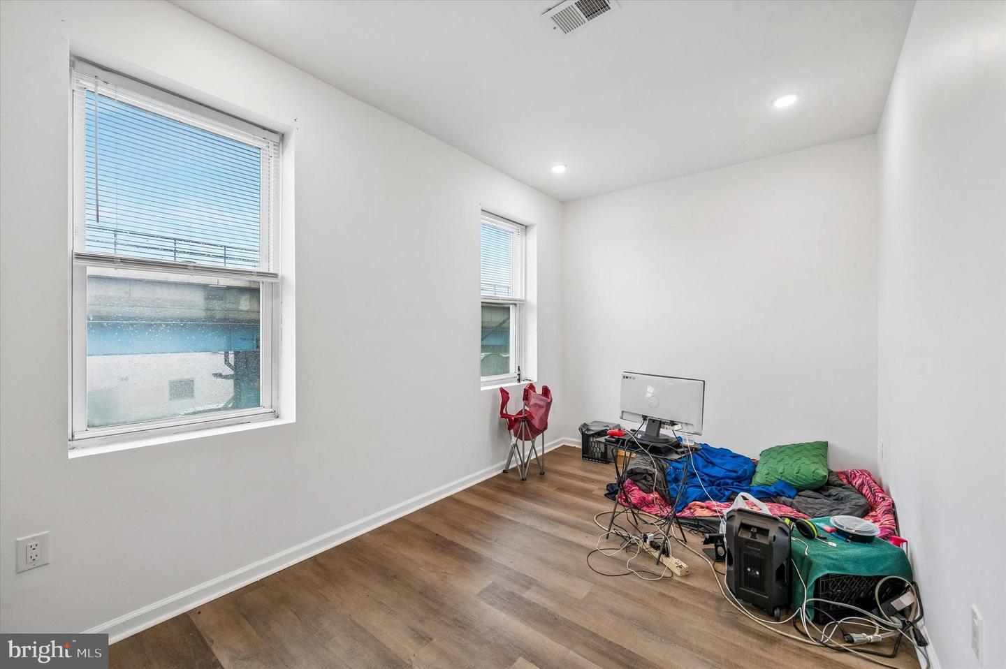 5643 Market St Property Photo 15