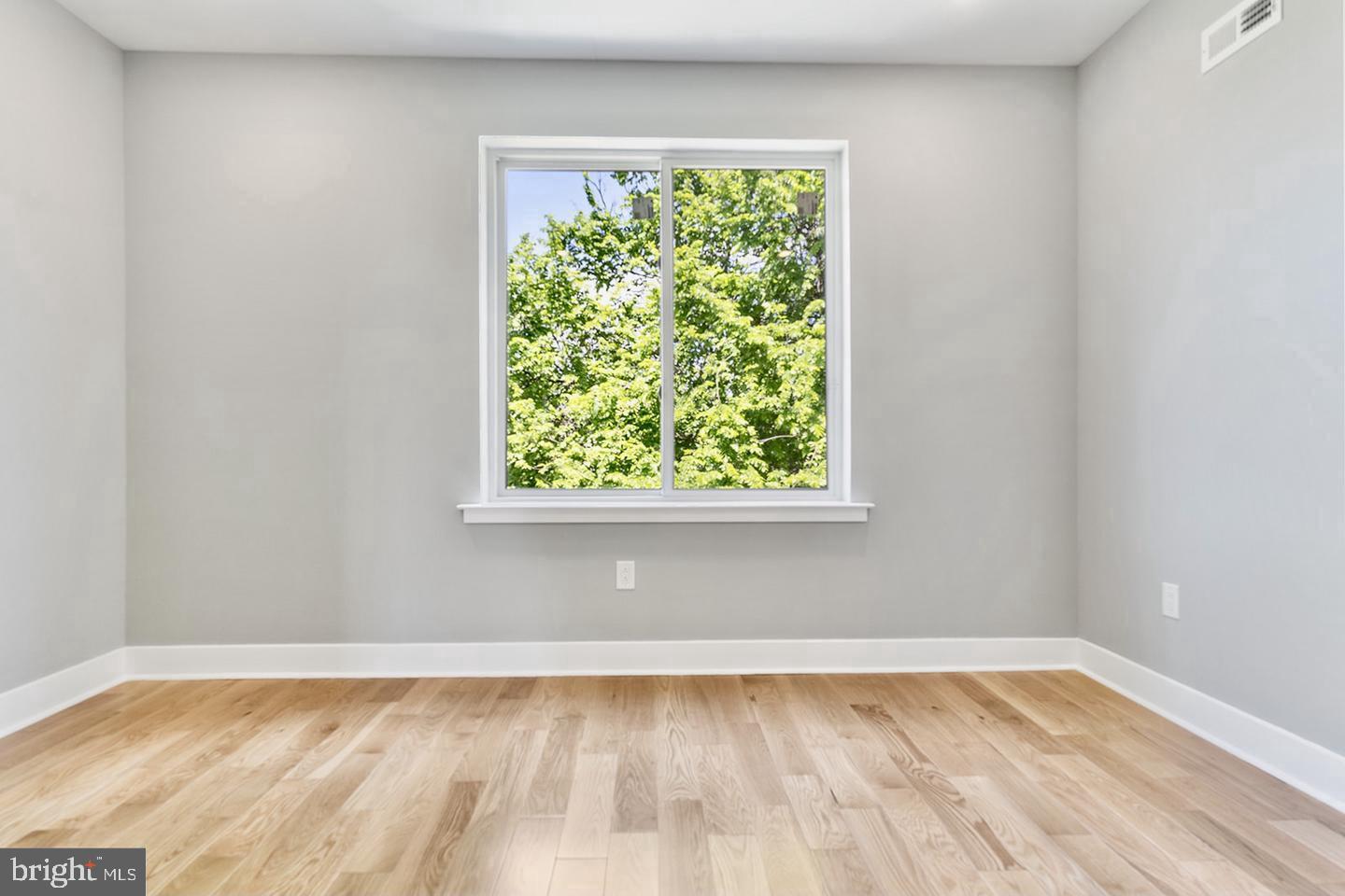 3037 W Sedgley Ave #2 Property Photo 13