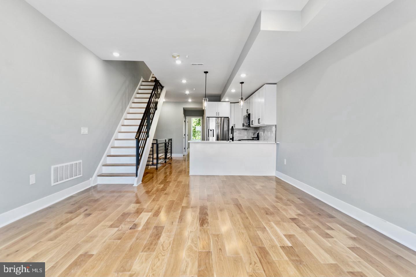 3037 W Sedgley Ave #2 Property Photo 15