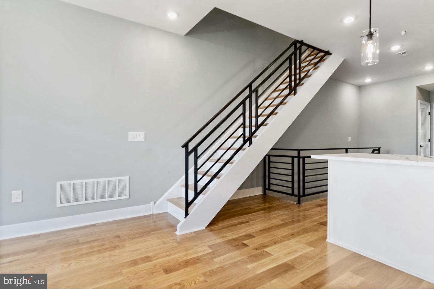 3037 W Sedgley Ave #2 Property Photo 18