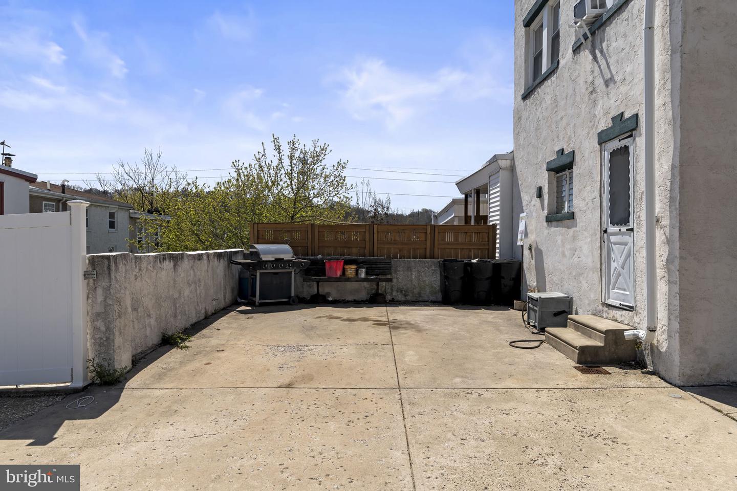 155 Jamestown St Property Photo 32