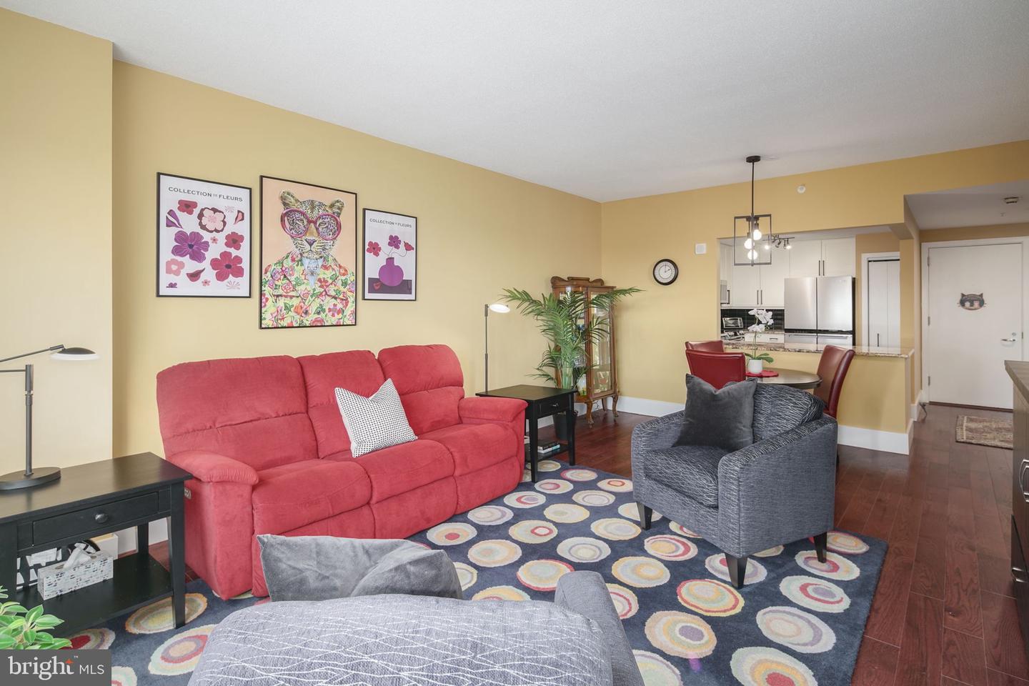 717 S Columbus Blvd #406 Property Photo 7