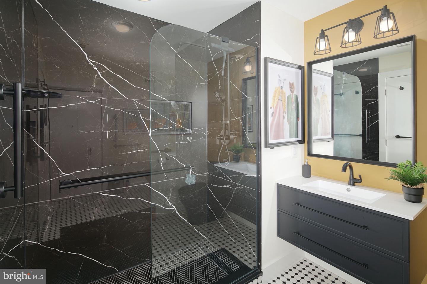 717 S Columbus Blvd #406 Property Photo 12