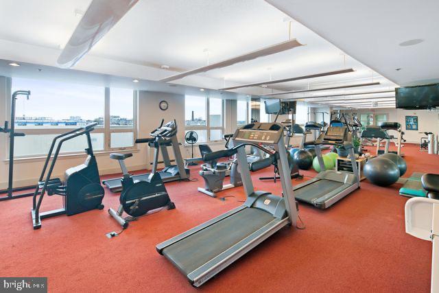 717 S Columbus Blvd #406 Property Photo 15