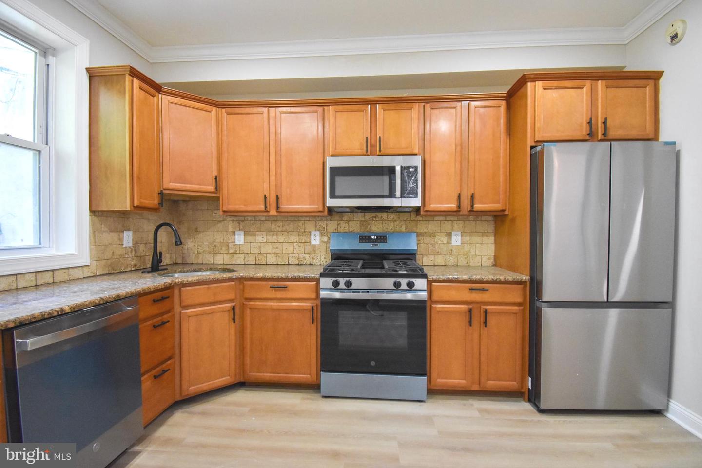 5334 Lena St Property Photo 6