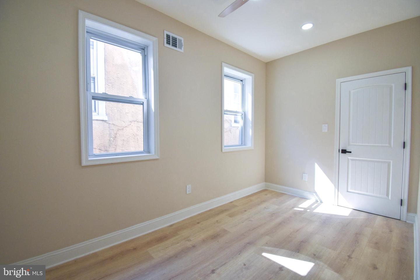 5334 Lena St Property Photo 12