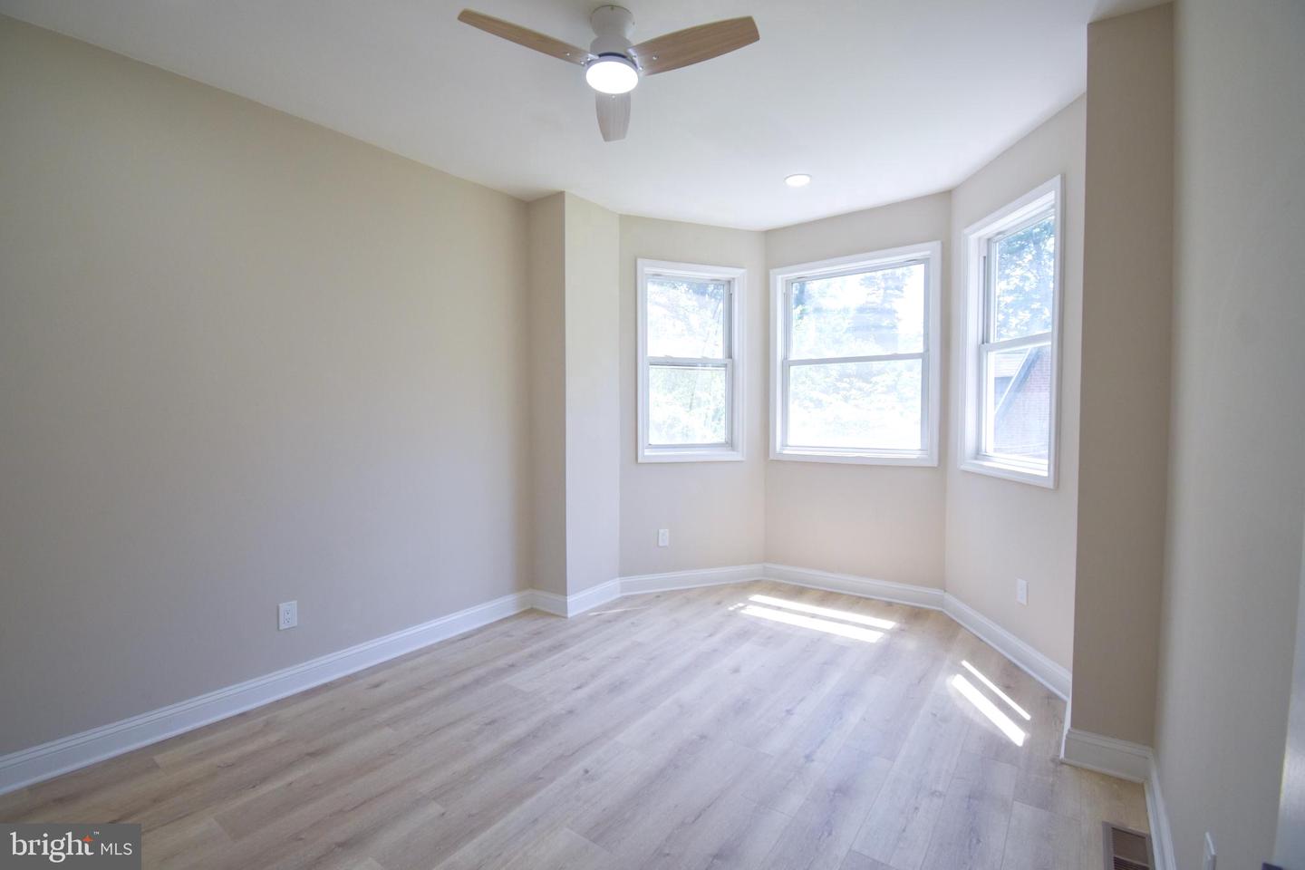 5334 Lena St Property Photo 15