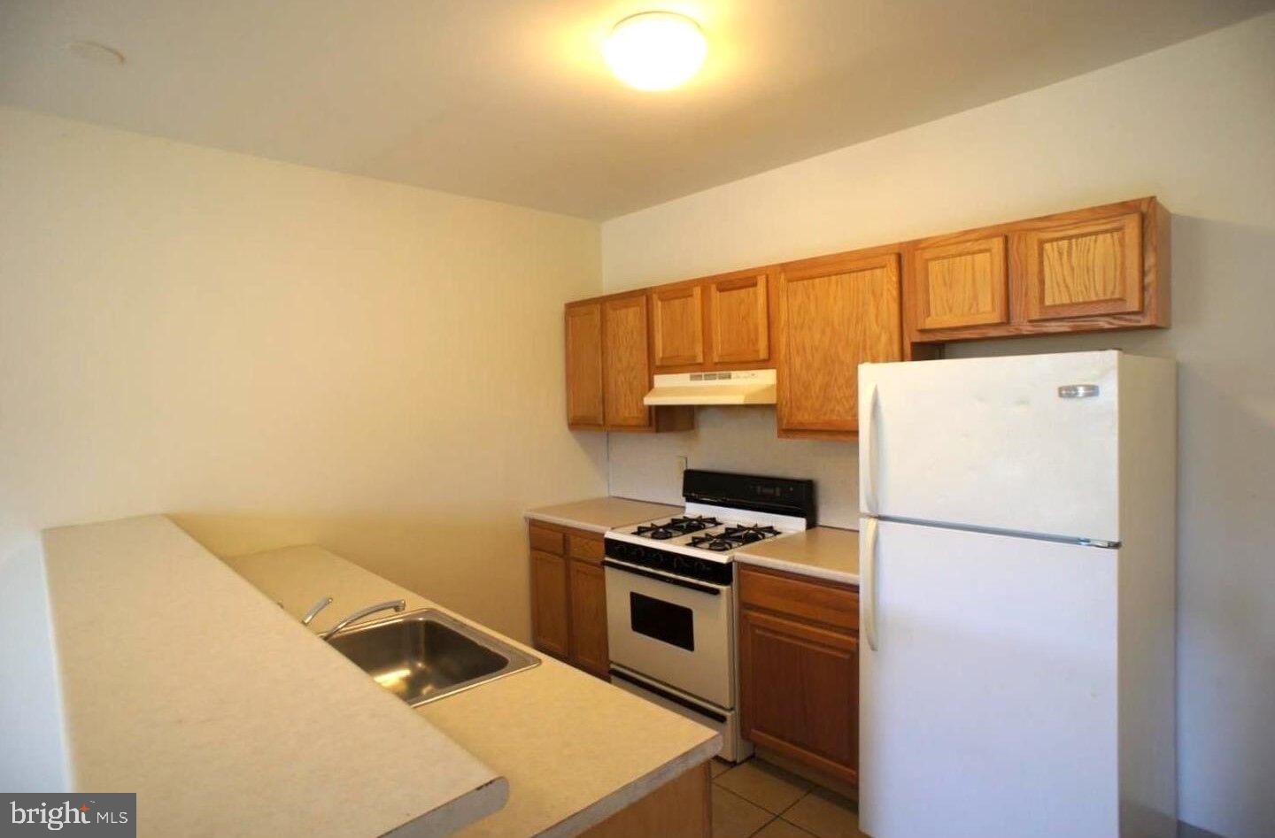 1712 W Diamond St Property Photo 18