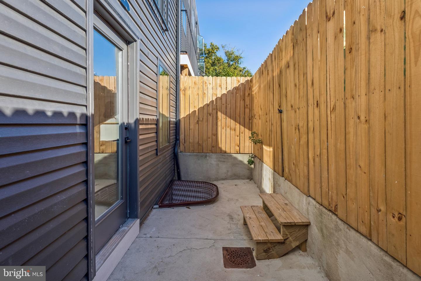 739 N Capitol St Property Photo 54