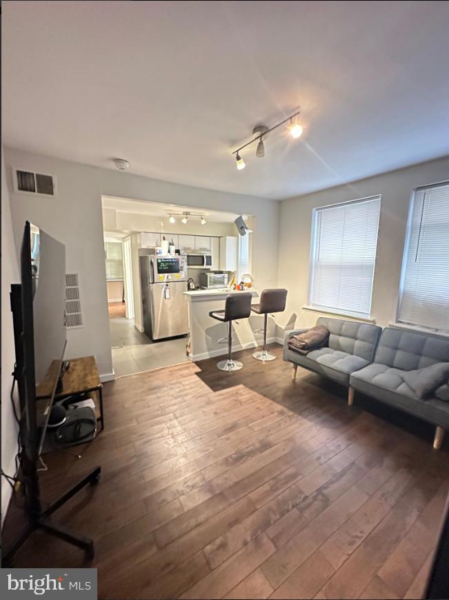 1428 W Master St Property Photo 3