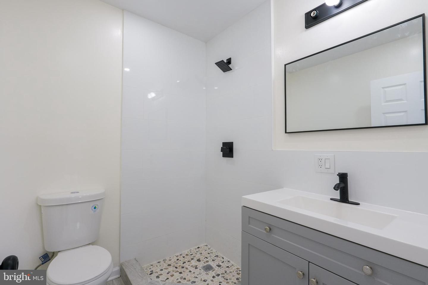 1236 E Moyamensing Ave Property Photo 11