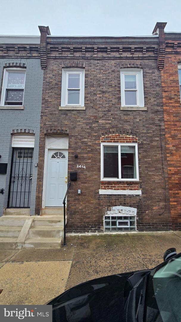 2414 W FIRTH ST Property Photo 1