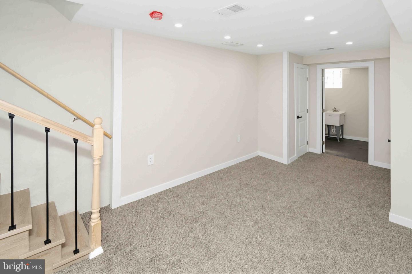 5824 N Marshall St Property Photo 26