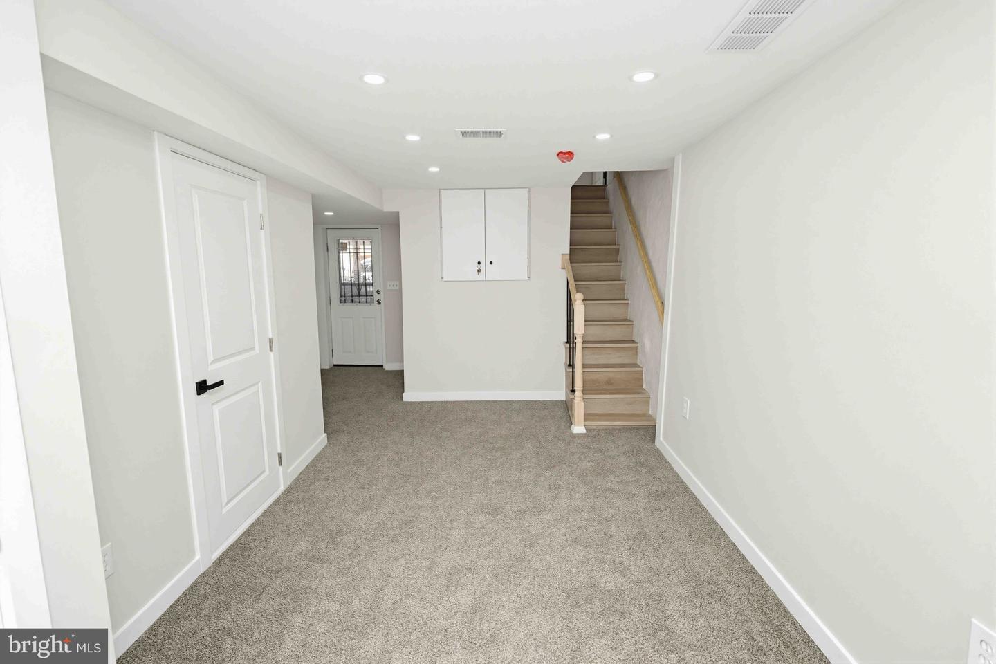 5824 N Marshall St Property Photo 27