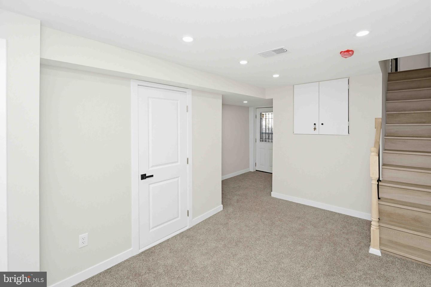 5824 N Marshall St Property Photo 29