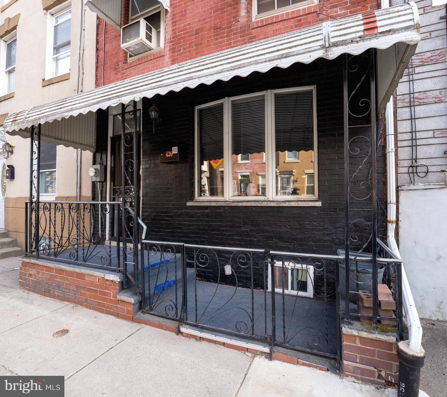 420 MANTON ST Property Photo 1