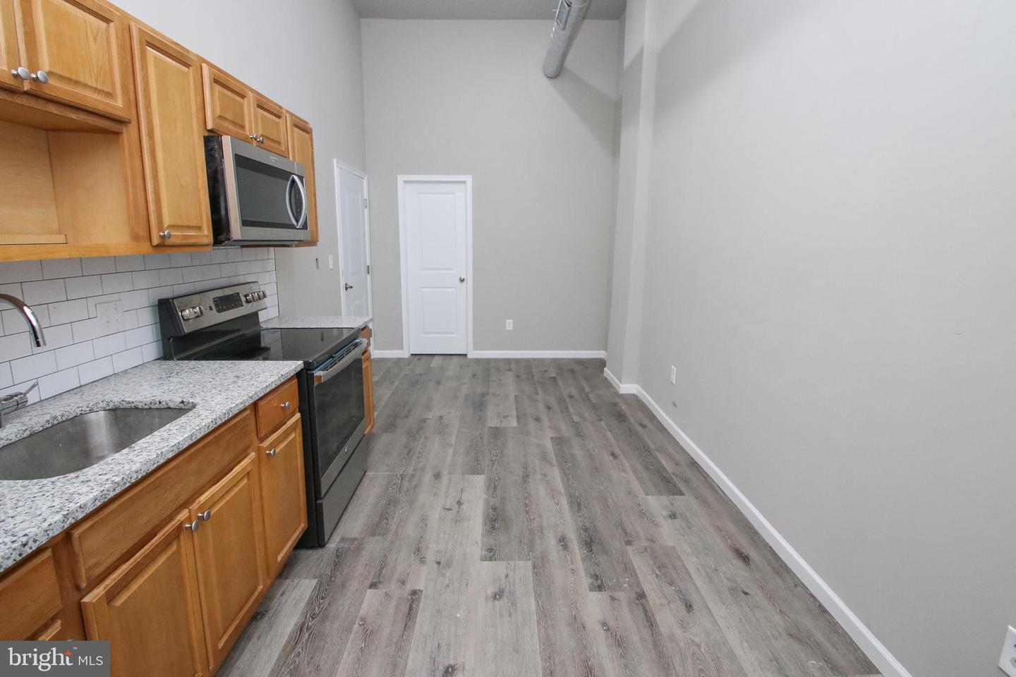 5136 Walnut St Property Photo 3