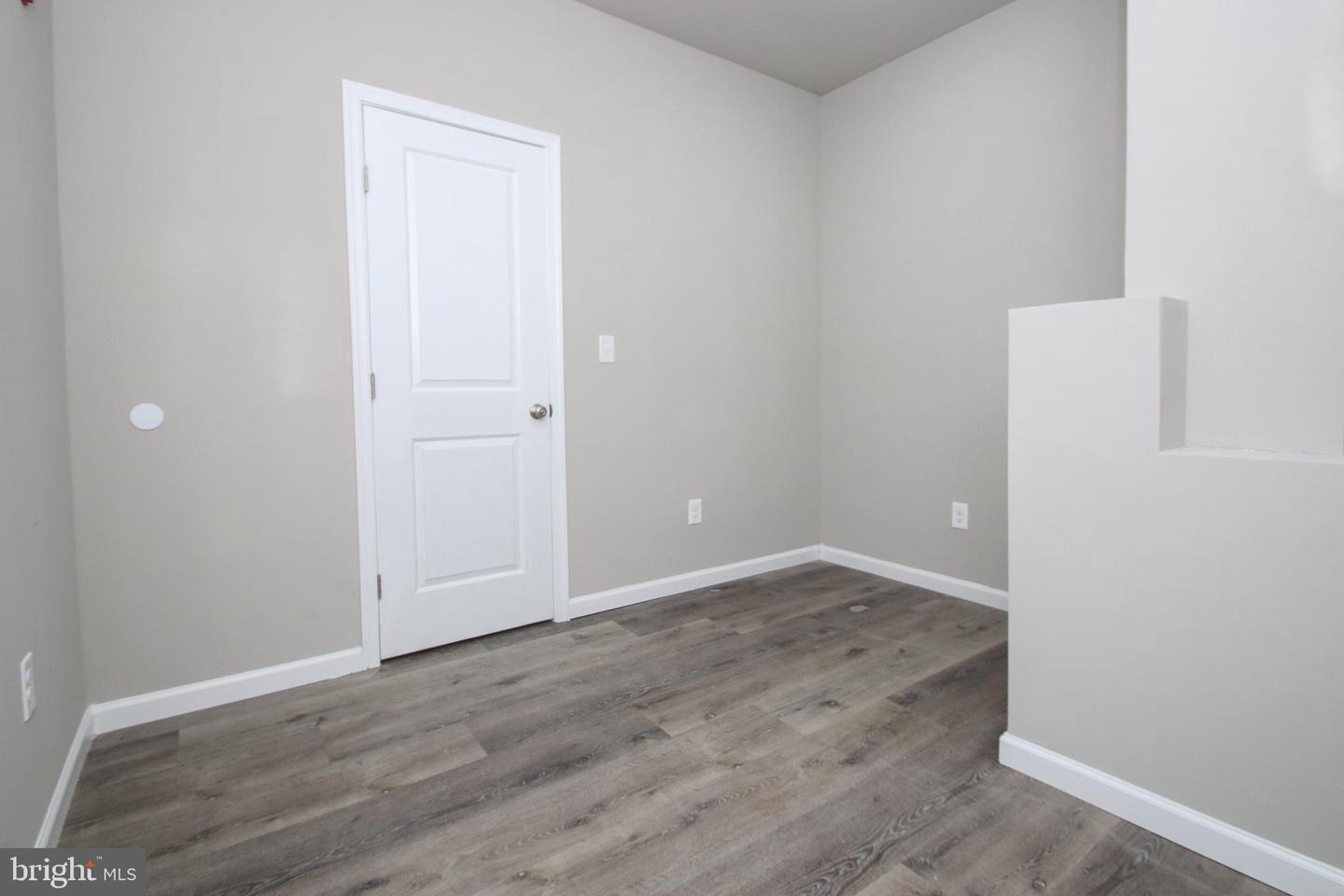 5136 Walnut St Property Photo 11